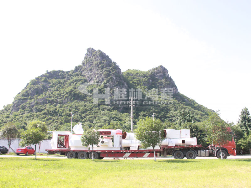 HLM1700立式磨粉机发货现场